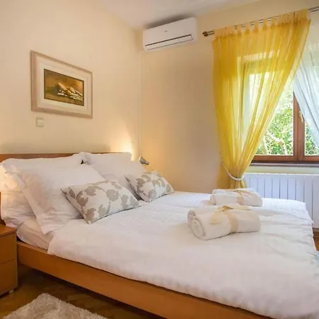 Sophia Apartment *